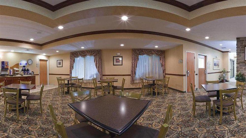 Holiday Inn Express Hotel & Suites Bismarck By Ihg Exterior foto