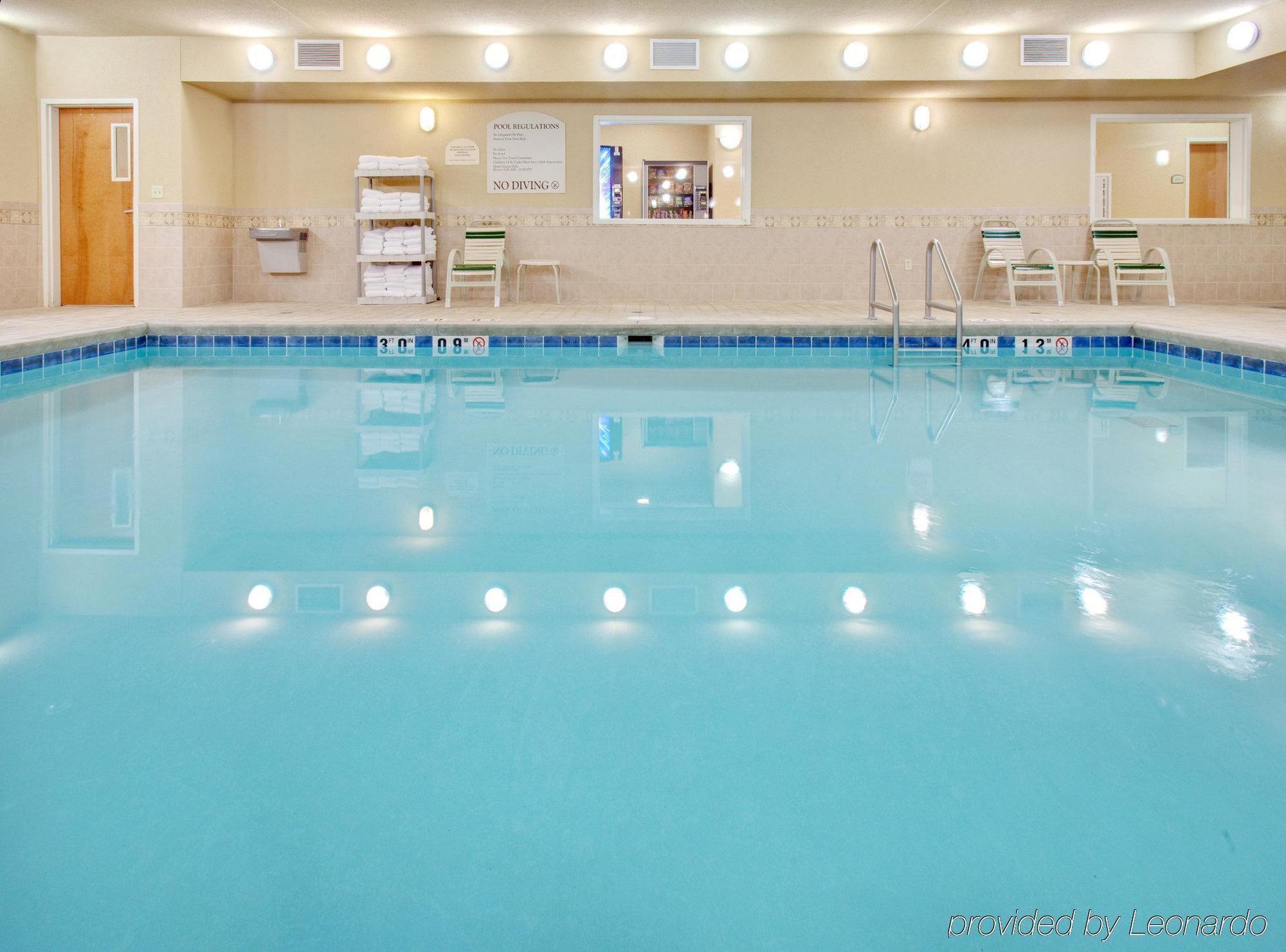 Holiday Inn Express Hotel & Suites Bismarck By Ihg Facilidades foto